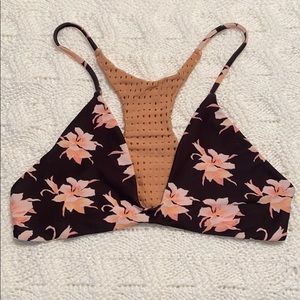 Acacia Aloha Jaws Top